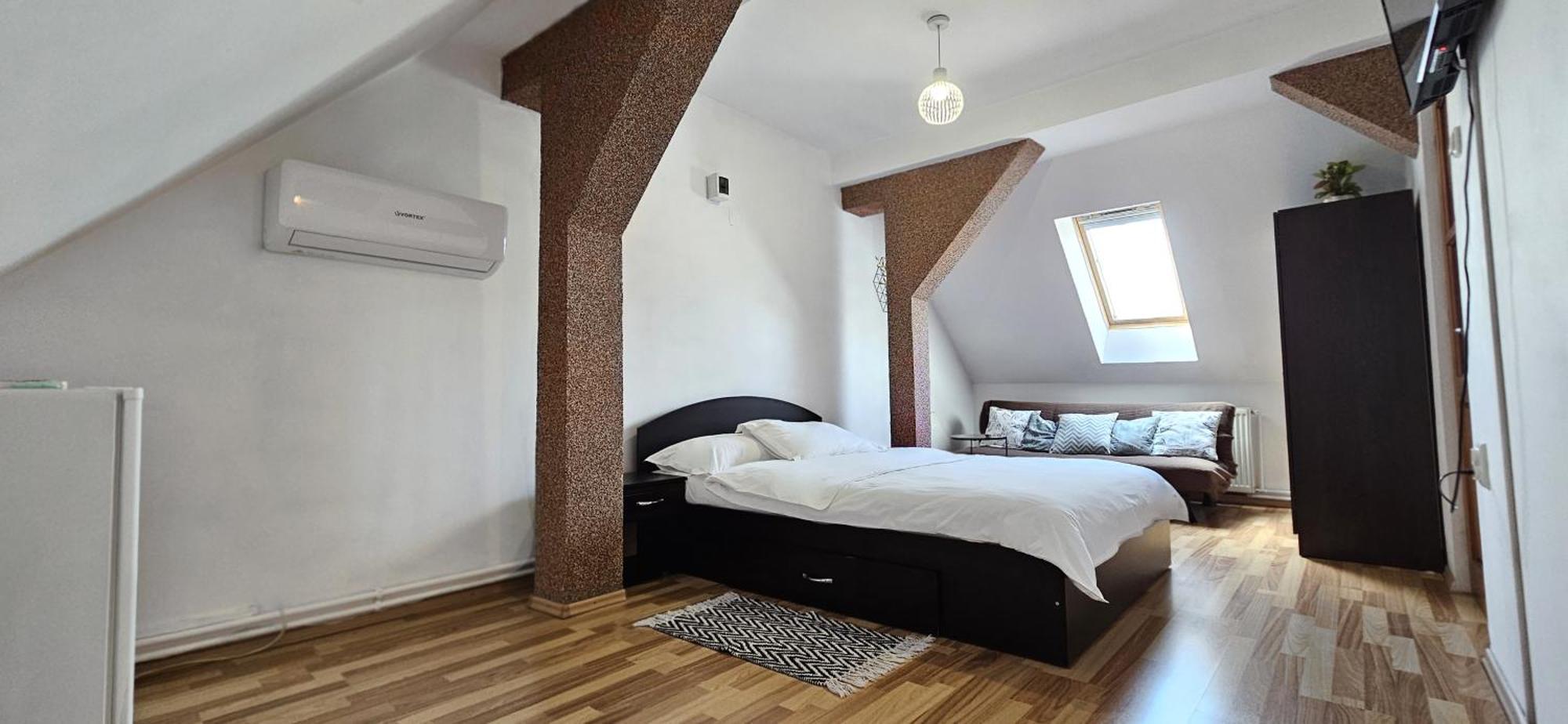 Hillside Hotel Oradea Ngoại thất bức ảnh